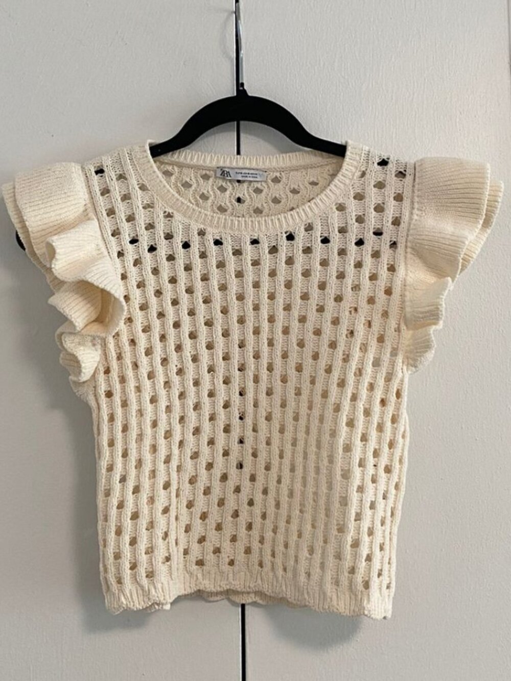 ZARA - Off-white/Cream Open-Knit Ruffle Sweater Vest (Cropped)